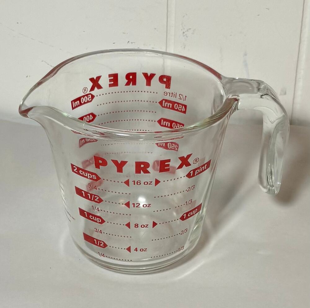 Vintage 80s Pyrex 2 Cup Glass Measuring Cup 16 oz 1 Pint Red Lettering J Handle